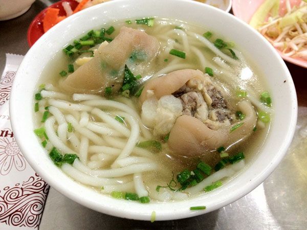 Bánh canh giàu chất dinh dưỡng cho một ngày làm việc